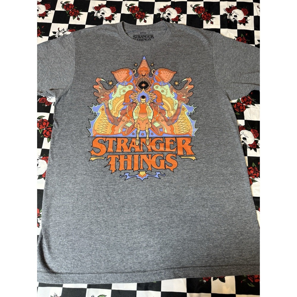 Stranger Things Eleven‎ Demogorgon Graphic T-Shirt Women's Medium Gray